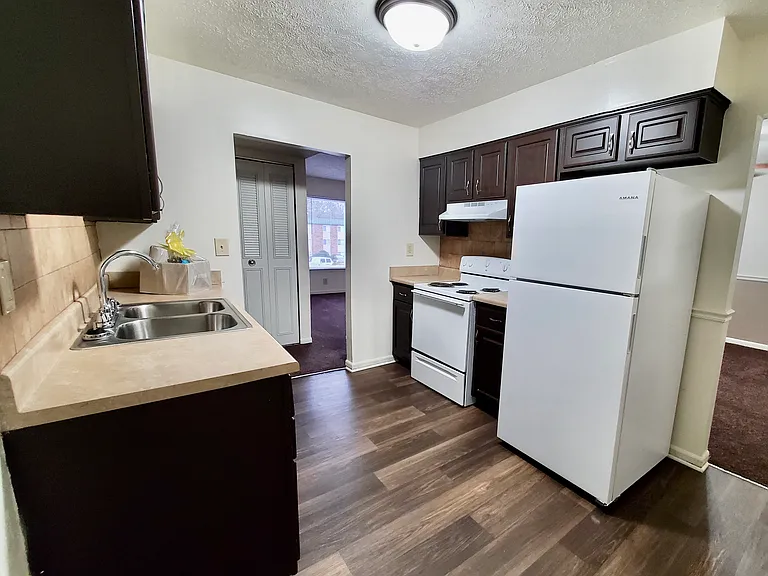 Derby Run Apartments — Photo 9