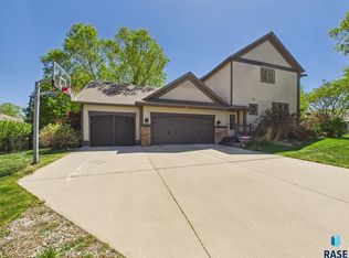 1600 S Parkview Blvd, Brandon, SD 57005