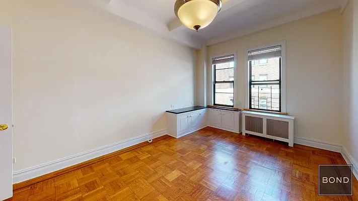 Rented by Bond New York | media 47