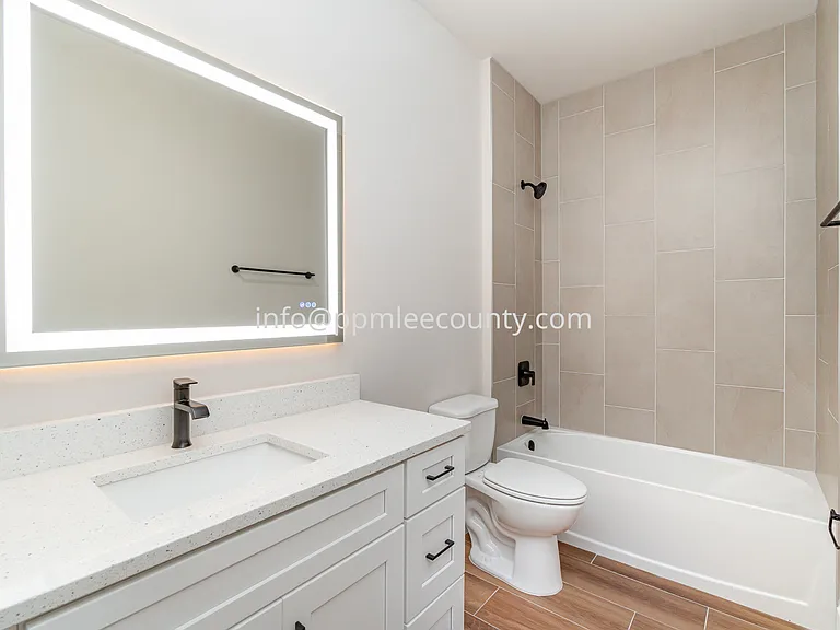 1619 NW 17th St — Photo 15