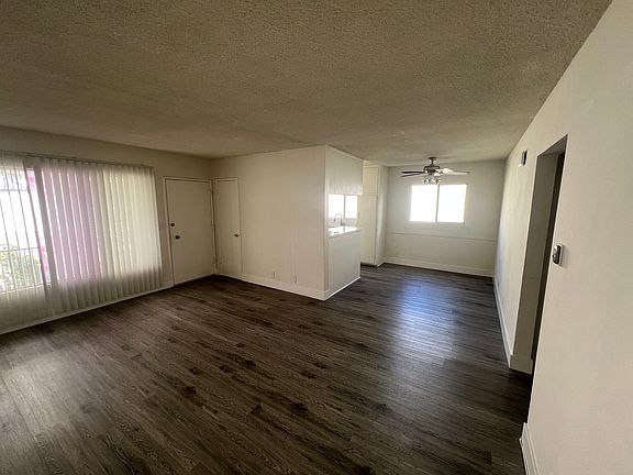 4th image of 5011 Maplewood Ave APT 5
