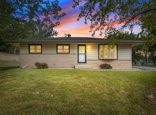 3906 W Acre Ave, Franklin, WI 53132