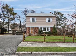 16 Davenport Rd, Yonkers, NY 10710