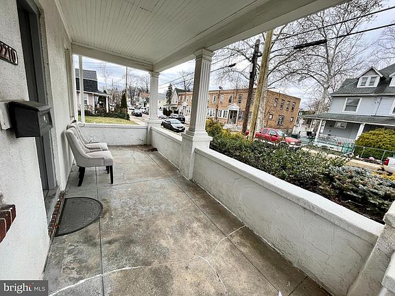 5th image of 2210 39th St