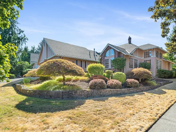 16055 NW Blueridge Dr, Beaverton, OR 97006