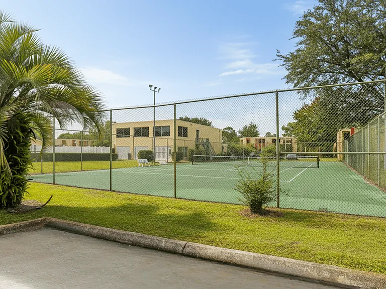 Aztec Villa Apartments — Photo 11
