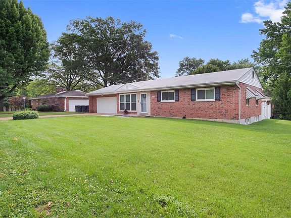 3rd image of 9108 General Grant Ln