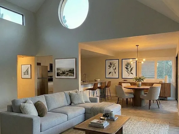 345 N Melrose Dr Unit F, Vista, CA 92083