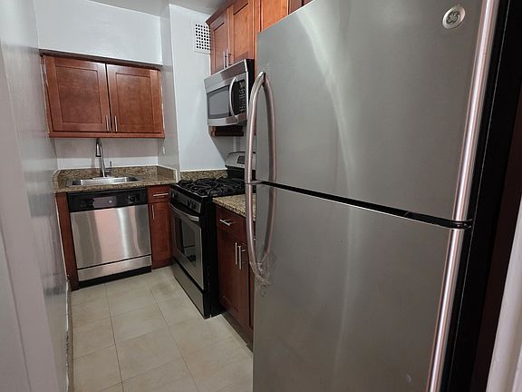 5th image of 14467 41st Ave APT 529