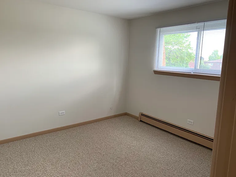 516 Schroeder Ave — Photo 9