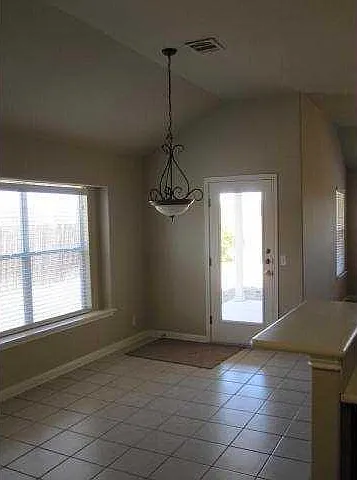 728 Abbeyglen Castle Dr — Photo 6