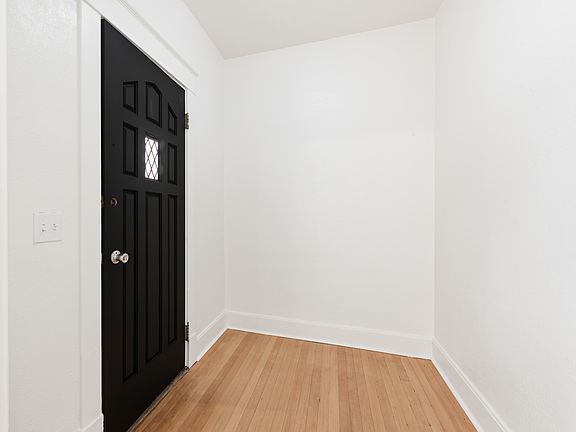 2nd image of 420 S Main St #A