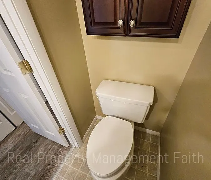 14 Greenwood Trl N — Photo 5