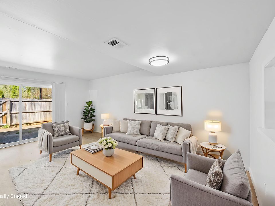 Bright, spacious living rooms
