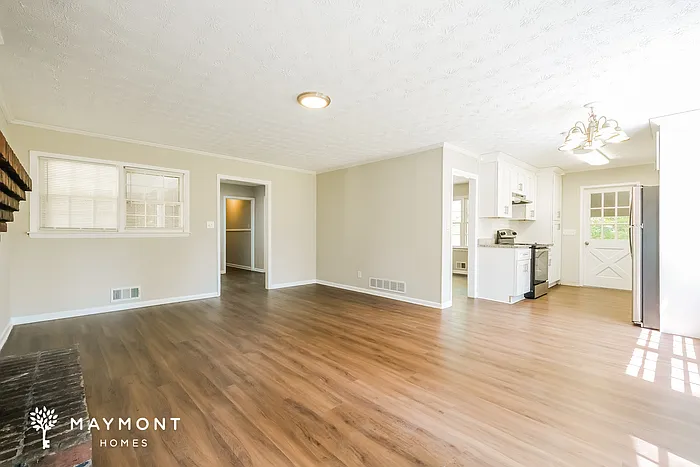 4136 Moore Rd — Photo 3