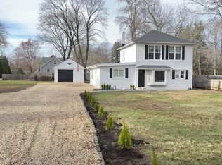 3 Oak St, Saint James, NY 11780