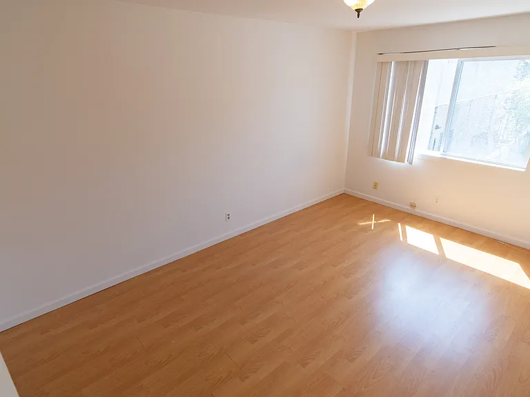 1030A York St — Photo 35