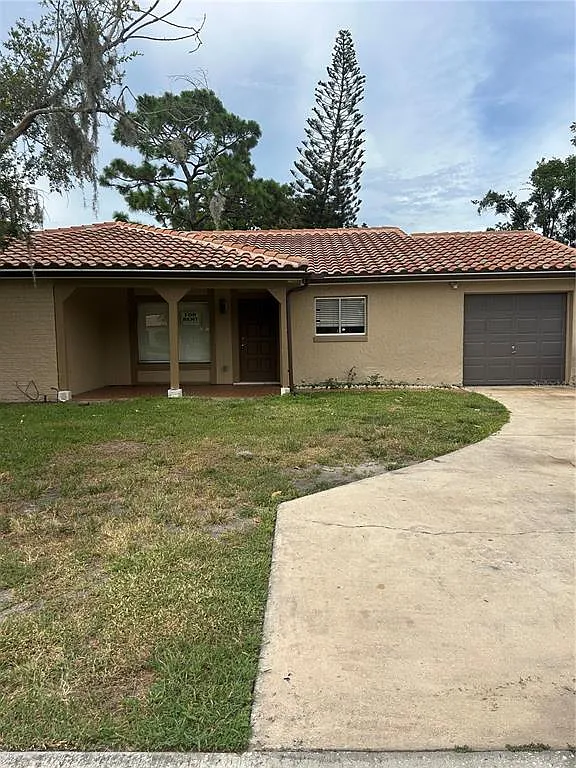 3 bed, 2.0 bath, 1554 sqft, $2,300 — Photo 1