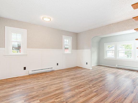 3rd image of 4011 2nd Ave NE Floor 2