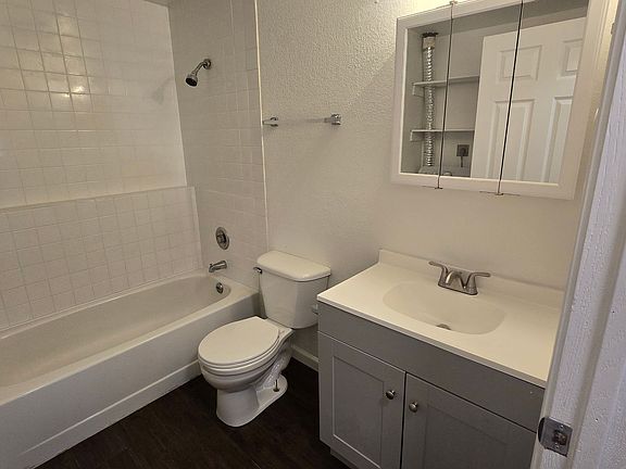 5th image of 2028 W Broadway Ave #3