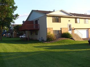 1284 Ferndale St N, Maplewood, MN 55119