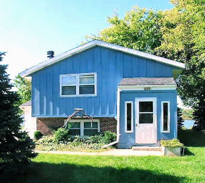 2nd image of 2933 N Shore Dr