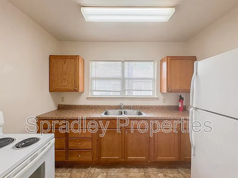 234B W 7th Ave — Photo 4