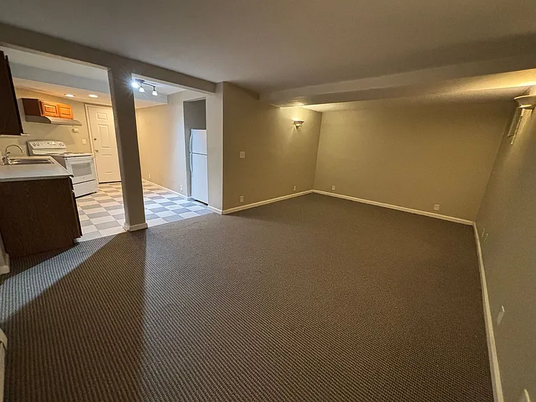 Roycroft Apartments — Photo 6
