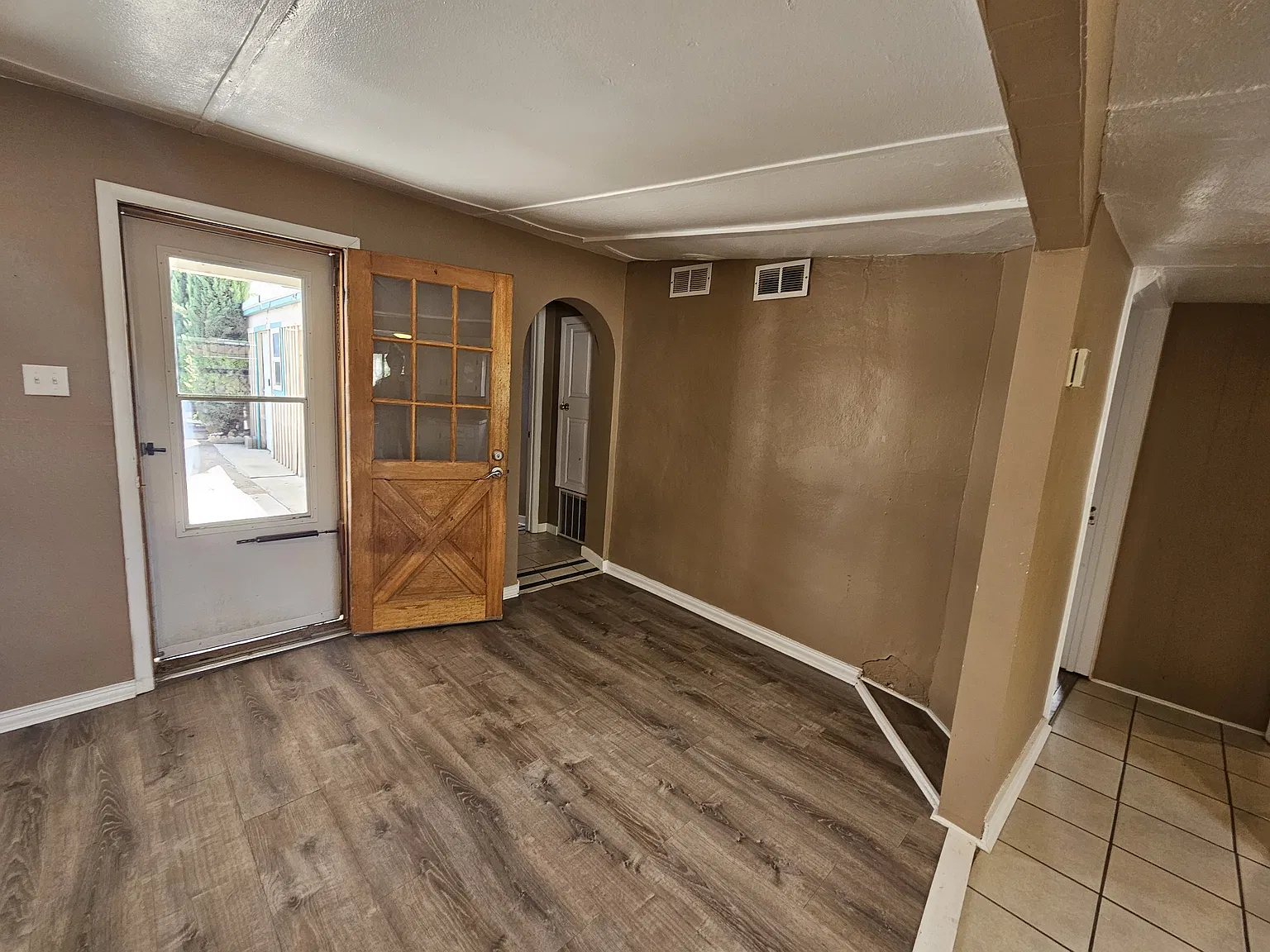 204 Ash St — Photo 4