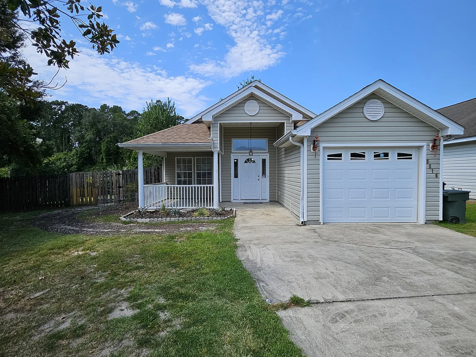 3316 Golden Rain Dr — Photo 2