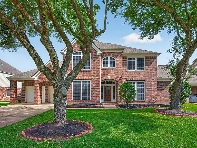 5911 Indian Hills Ln — Photo 1
