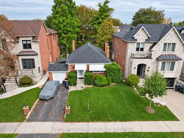 78 Bannockburn Ave, Toronto, ON M5M 2N1