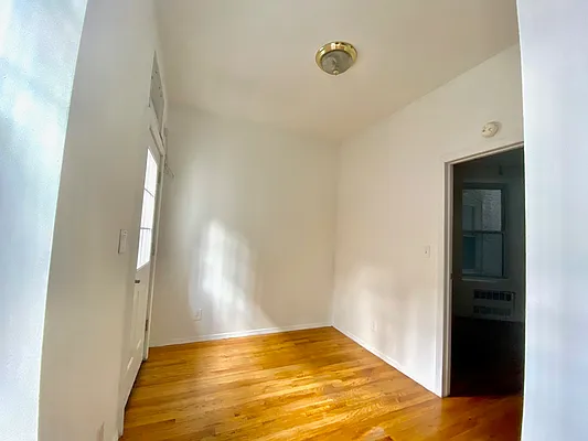 Rented by Waverly Realty Associates | media 6