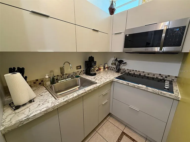 Condo Pelican Reef Apt 302 #302 — Photo 7