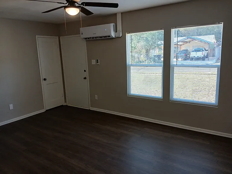 2940 Letourneau Dr — Photo 9