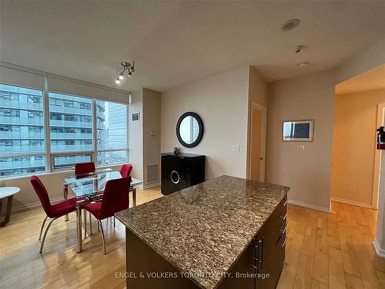 55 Bremner Blvd #3910 — Photo 8