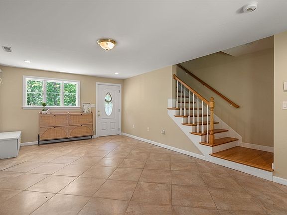 5th image of 9 Abbot St