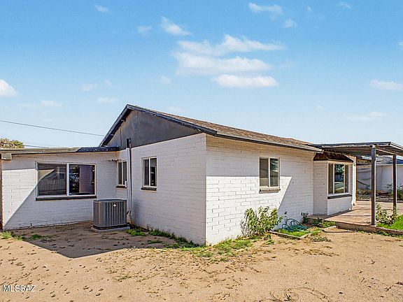 2nd image of 2126 E Hidalgo Vis