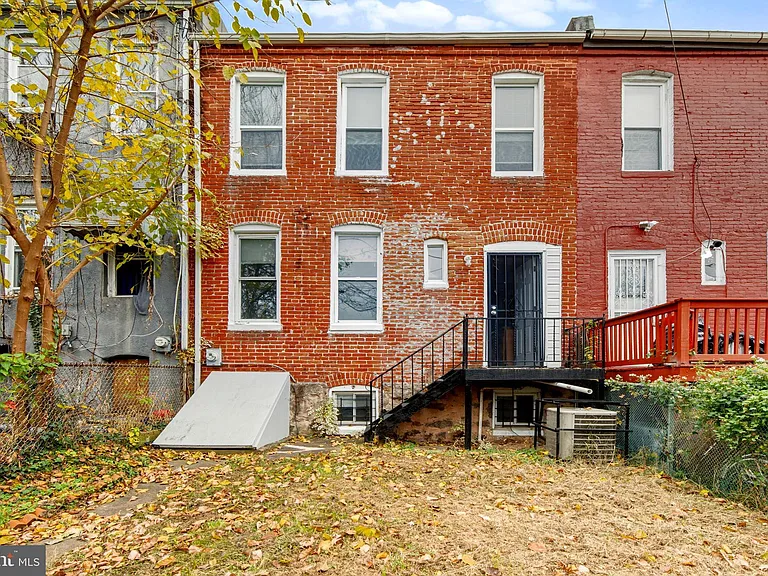 1209 Dukeland St — Photo 17