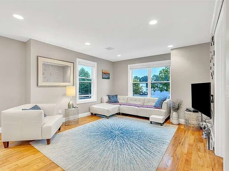 11 Hamlin Pl #B — Photo 10