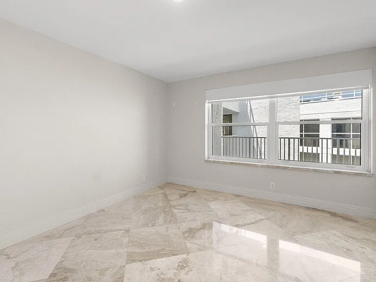 3901 S Flagler Dr #1002 — Photo 19