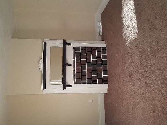 2nd image of 86 Craighead St