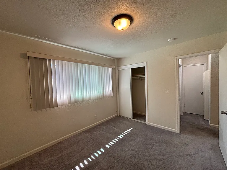 1200 Edsel Dr #4 — Photo 23
