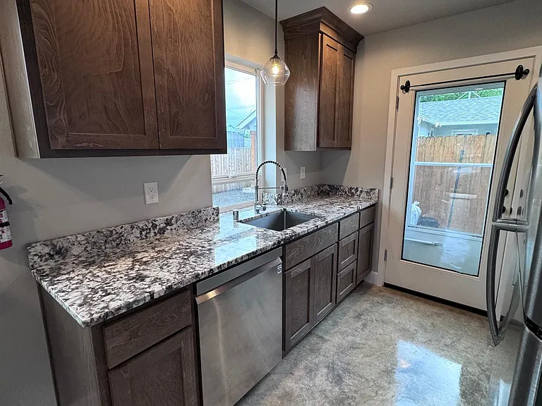 407 Long Ave — Photo 12