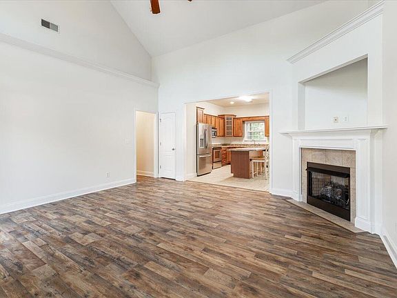 5th image of 61 Carrigan Cir