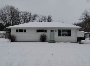 402 Crestridge Dr, Waterloo, IA 50702