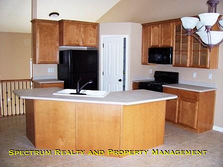 2nd image of 472 W Bountiful Way