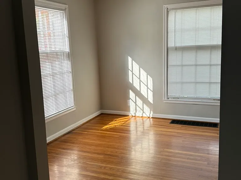 736 Chelsea Ave — Photo 9