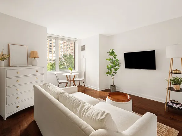 20 River Ter APT 6Q, New York, NY 10282