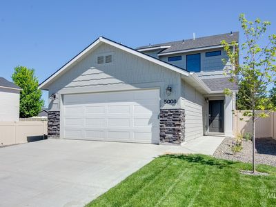 6864 S Sushana River Ave, Meridian, ID, 83642